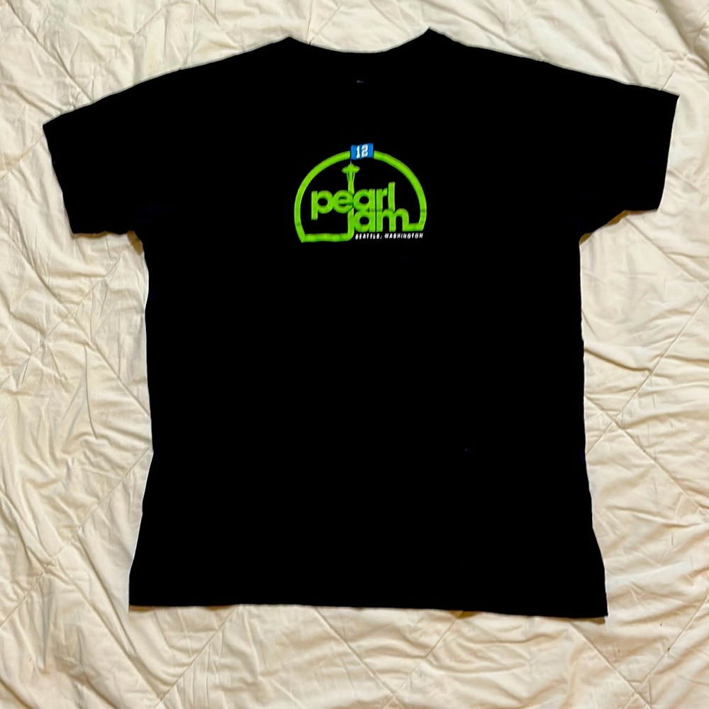Pearl Jam tshirt navy blue men’s size medium